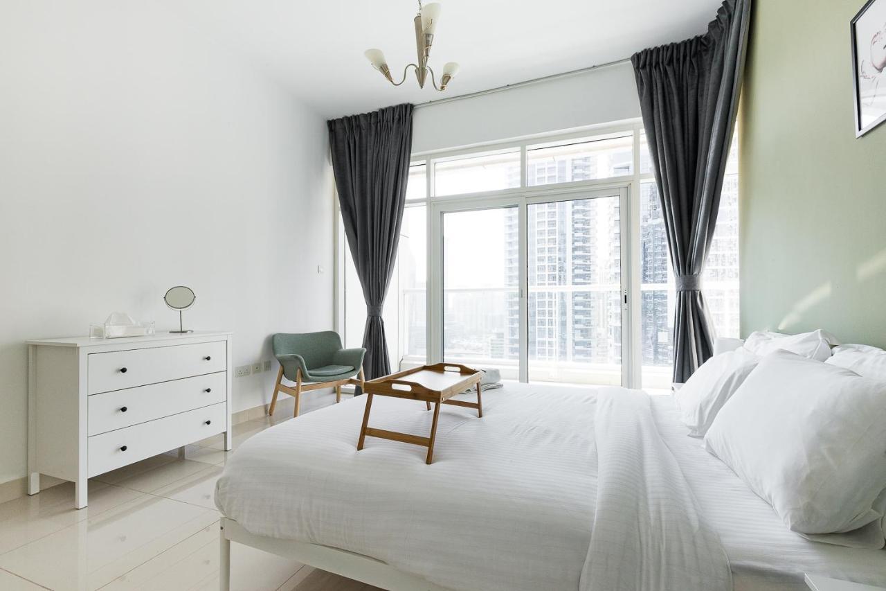 Lovely Unit With Marina View Villa ดูไบ ภายนอก รูปภาพ